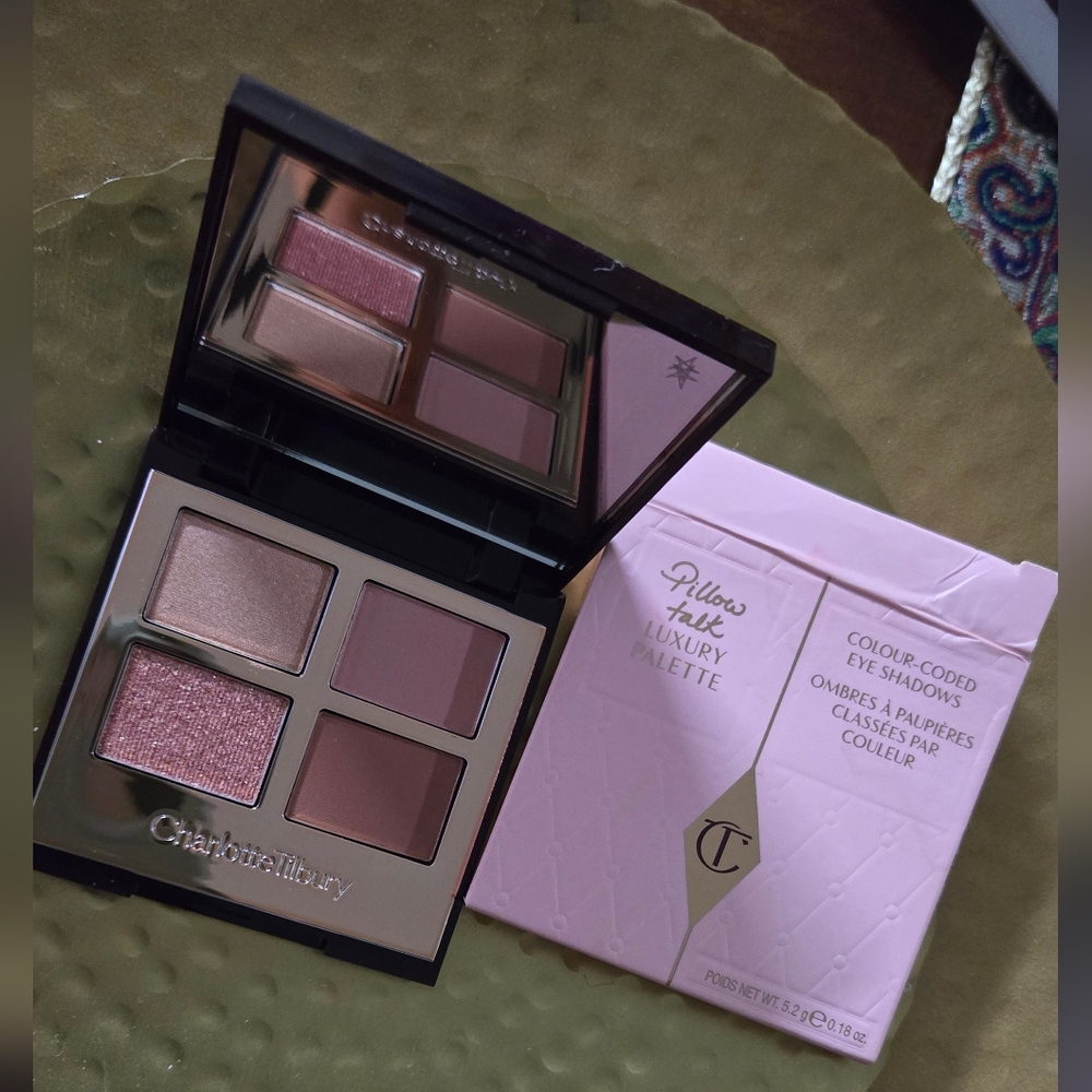 Pillow talk luxury palette eye shadow